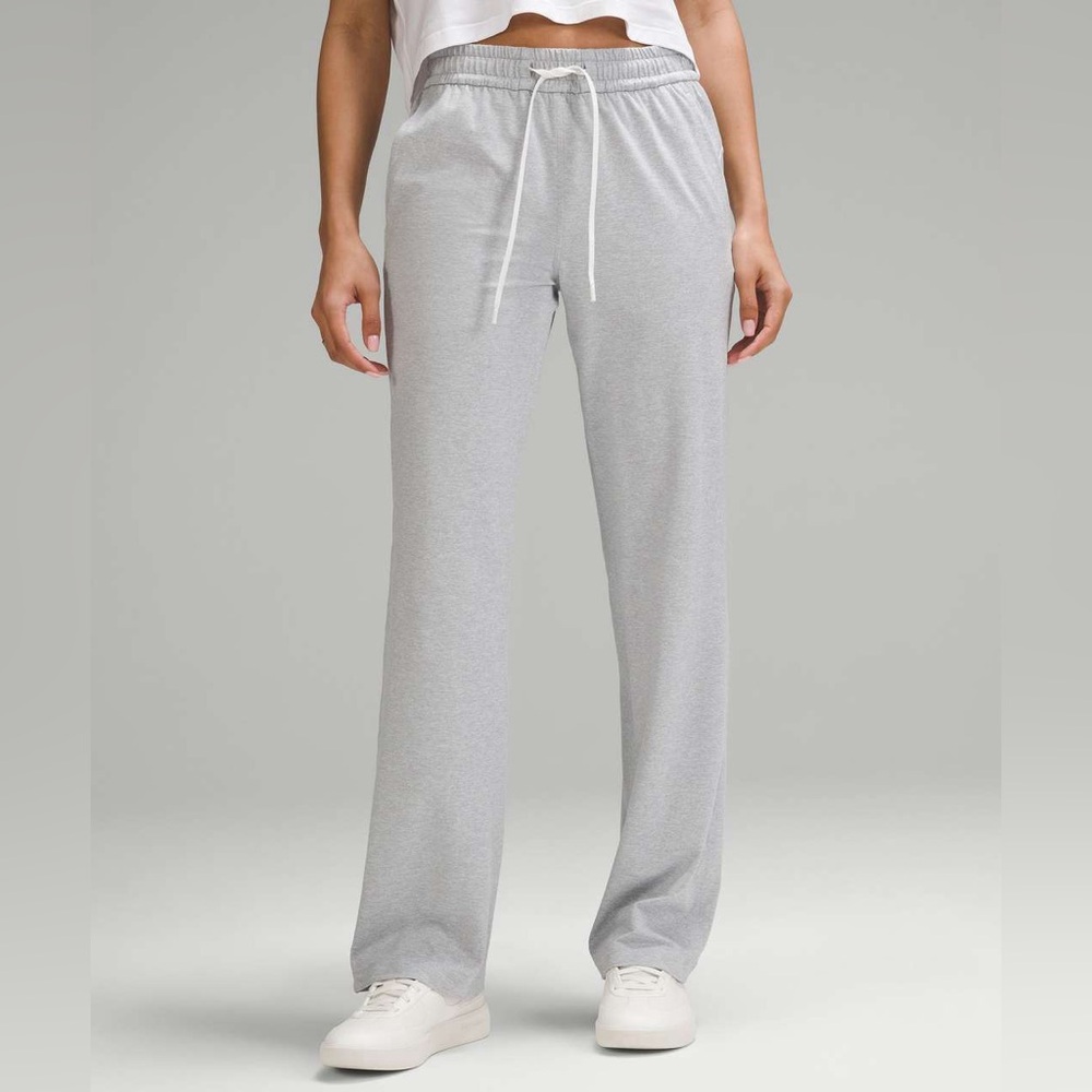 NWOT Lulu Lululemon Soft Jersey Straight-Leg Mid-Rise Pant (Size 2)